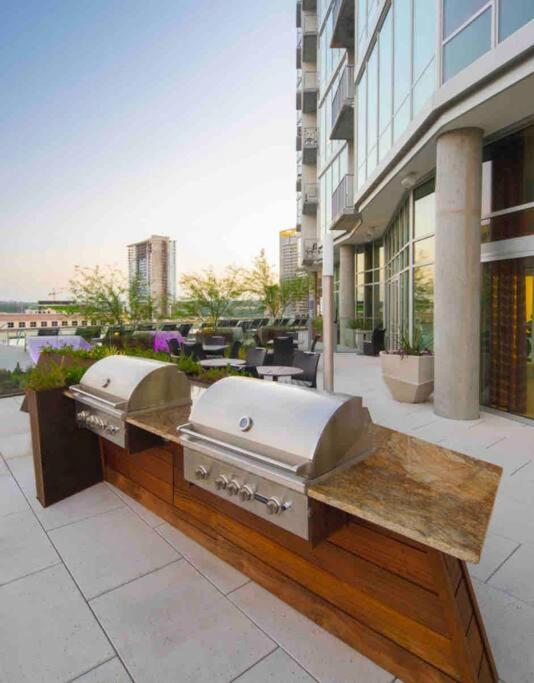 Indulge In Luxury Living 2 Bedroom Gem In The Heart Of Austin With Pool, Gym, And Breathtaking Views Zewnętrze zdjęcie