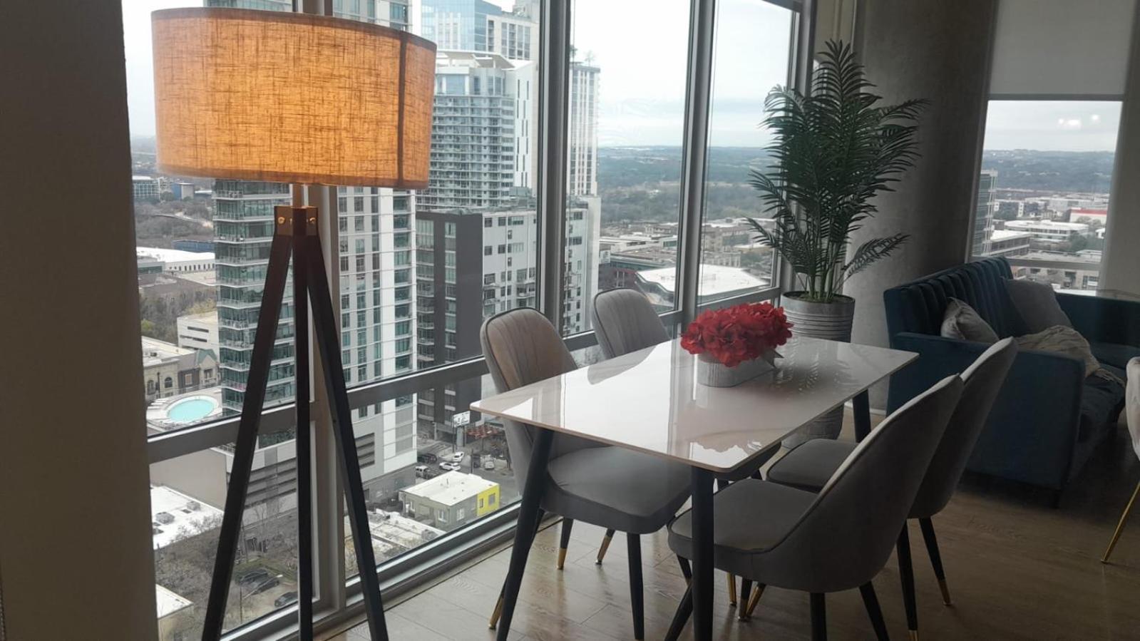 Indulge In Luxury Living 2 Bedroom Gem In The Heart Of Austin With Pool, Gym, And Breathtaking Views Zewnętrze zdjęcie