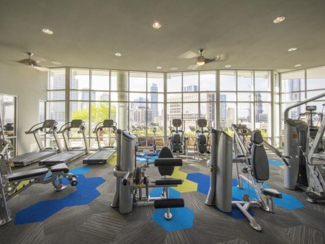 Indulge In Luxury Living 2 Bedroom Gem In The Heart Of Austin With Pool, Gym, And Breathtaking Views Zewnętrze zdjęcie