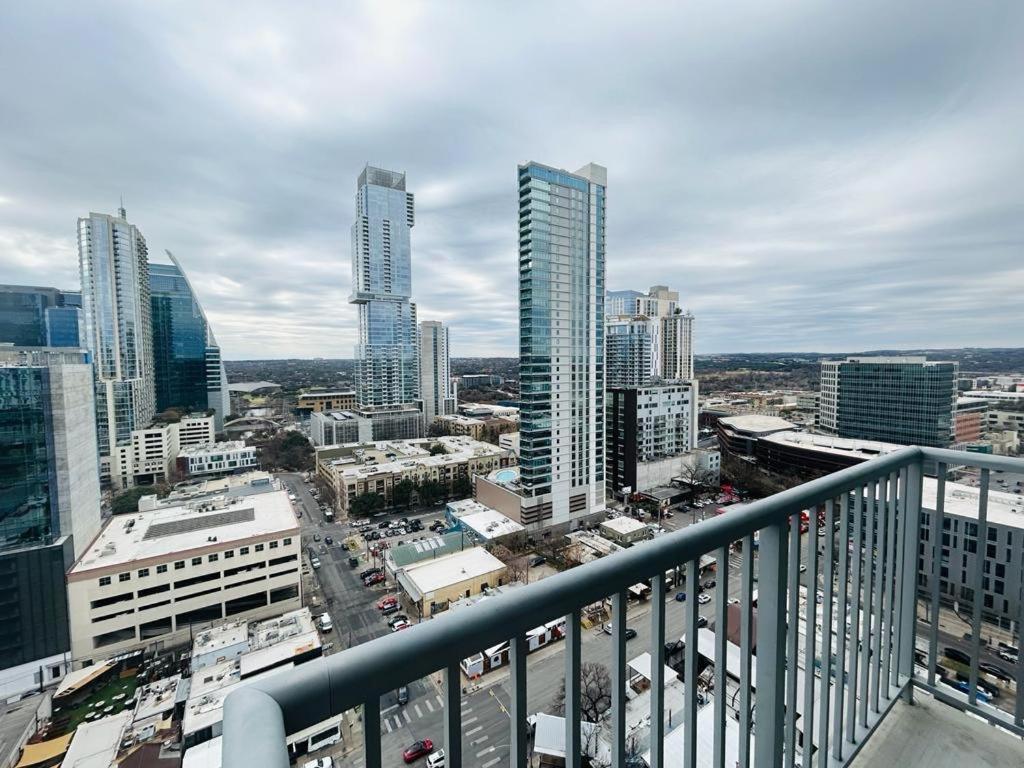 Indulge In Luxury Living 2 Bedroom Gem In The Heart Of Austin With Pool, Gym, And Breathtaking Views Zewnętrze zdjęcie